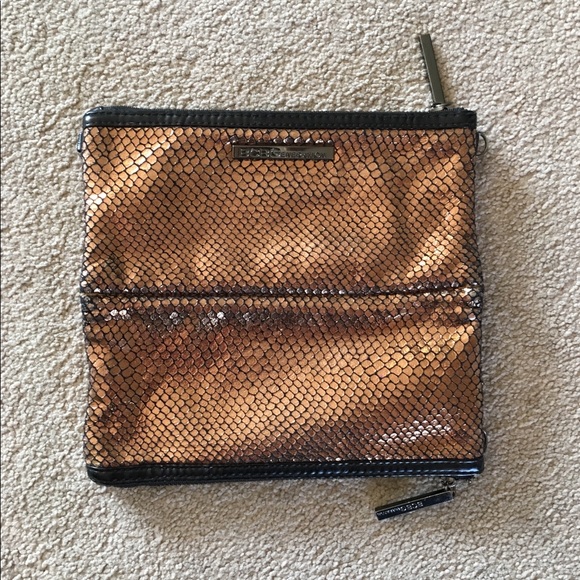 BCBGeneration Handbags - CLEARANCE!💋FINAL PRICE 🎉 BCBGENERATION wristlet